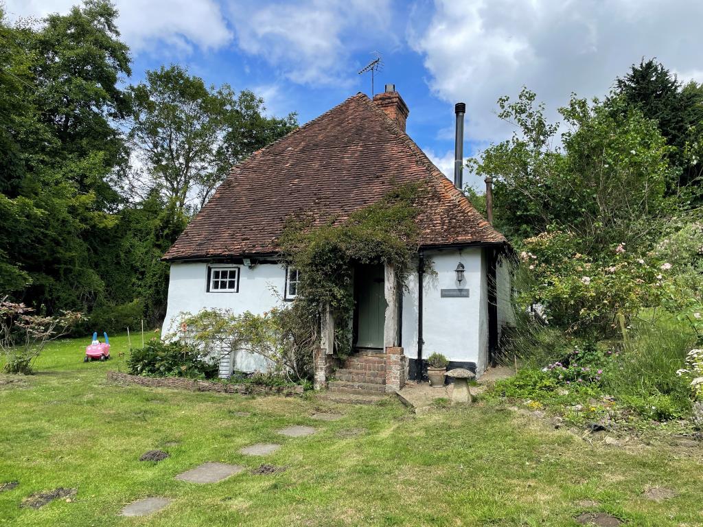 Lot: 91 - PROTECTED STATUTORY INVESTMENT AND DETACHED BARN - 